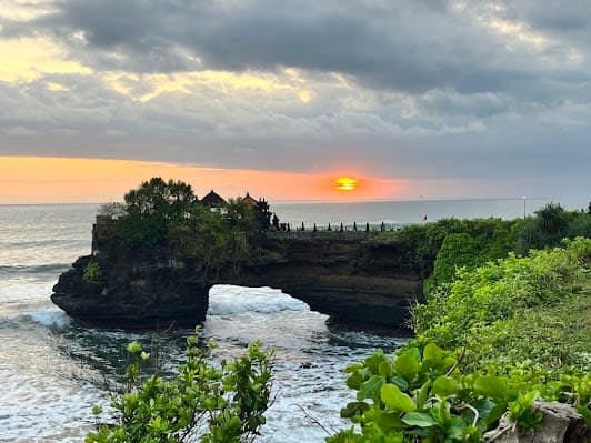 Tanah Lot Temple Square