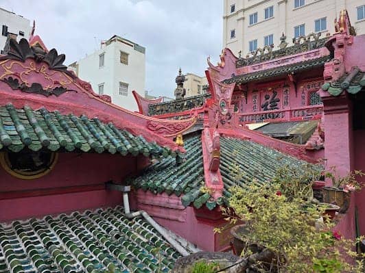 Jade Emperor Pagoda photo 5
