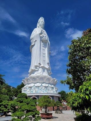 Lady Buddha Statue