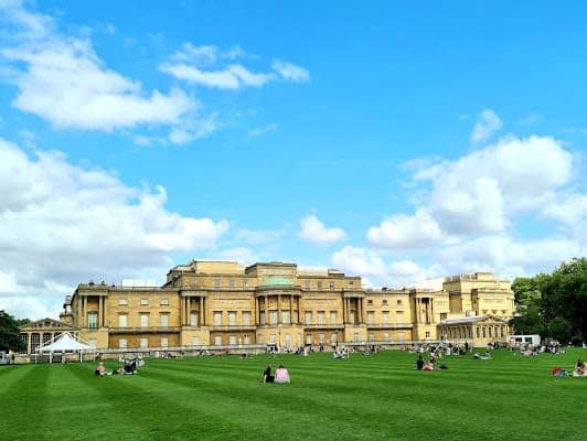 Buckingham Palace photo 4