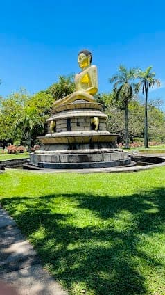 Viharamahadevi Park