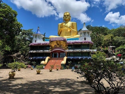 Dambulla Cave Temple