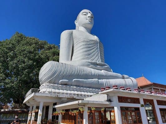Bahirawakanda Vihara Buddha Statue