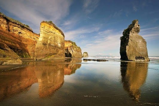 Three Sisters and the Elephant Rock