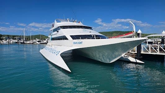 Cruise to the Whitsunday Islands