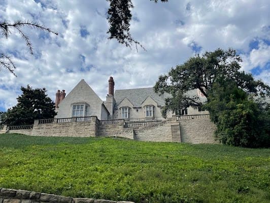Greystone Mansion and Park