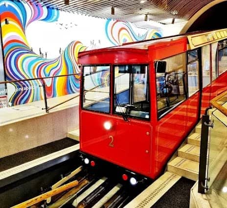 Wellington Cable Car photo 7