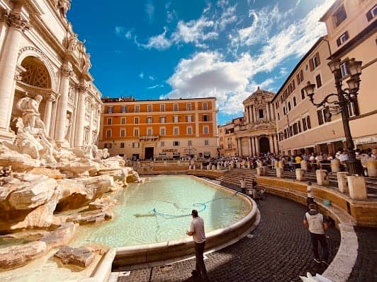 Trevi Fountain photo 2