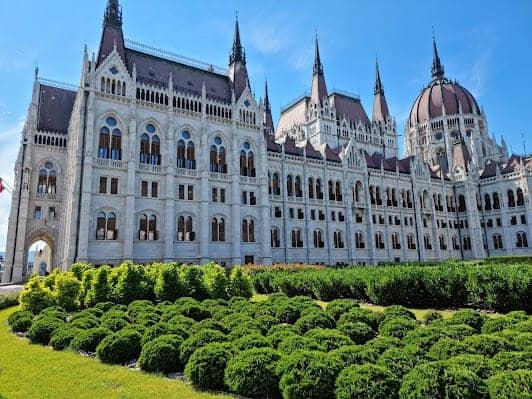 Hungarian Parliament Building photo 2