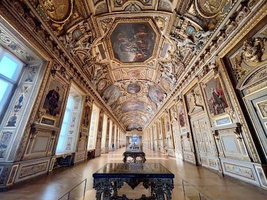 Louvre Museum photo 4