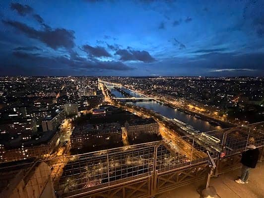 Eiffel Tower photo 5