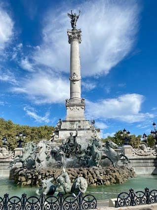 Place des Quinconces photo 6