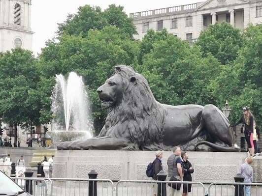 5 days in London, UK: itinerary with Top attractions and Hidden Gems and For kids itinerary cover