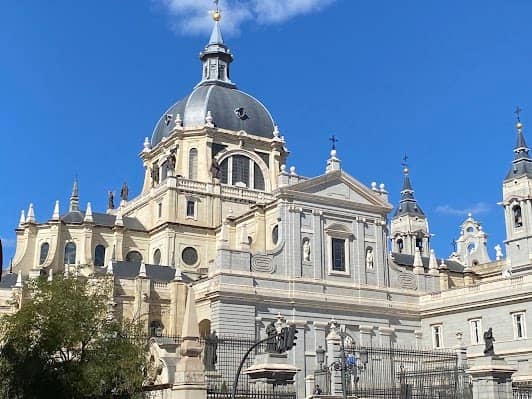 Catedral de Santa María la Real de la Almudena photo 6