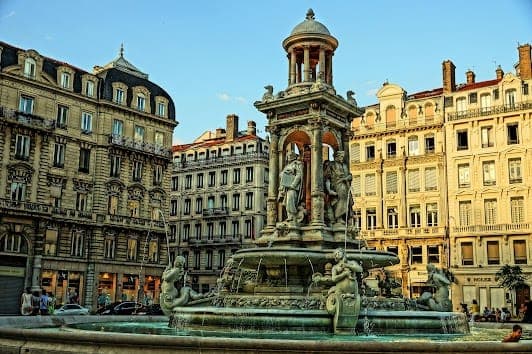 Complete 14-day guide to Lyon & Nice,France with Top attractions and Nature and outdoor itinerary cover