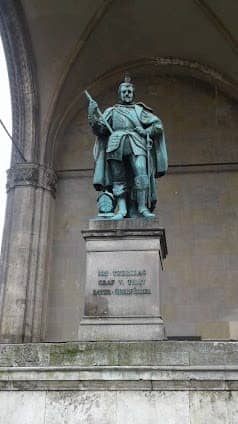 Odeonsplatz photo 5