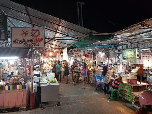 Naka Weekend Market