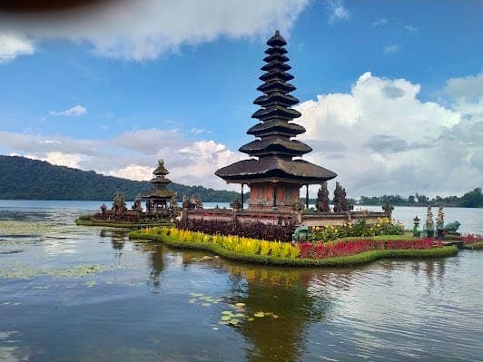 Danau Beratan