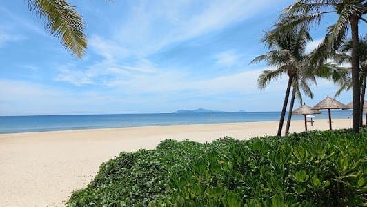 Non Nuoc Beach
