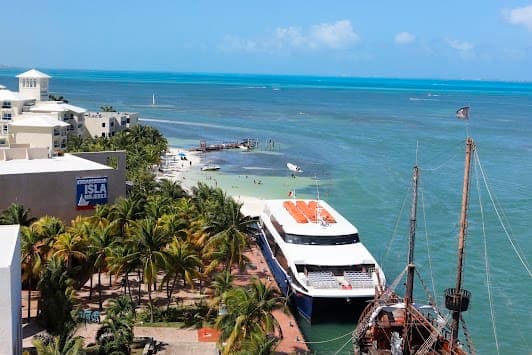 El Embarcadero Cancún-Isla Mujeres