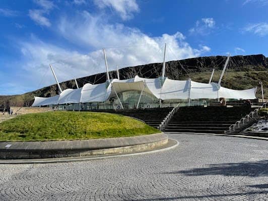 Dynamic Earth
