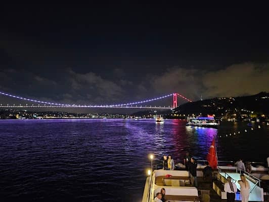 Bosphorus Cruise Tours Istanbul photo 7