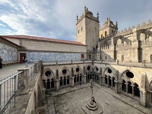Porto Cathedral photo 3