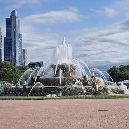 Clarence F. Buckingham Memorial Fountain photo 3