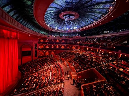 "O" by Cirque du Soleil