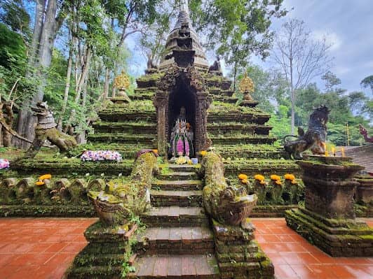 Wat Pha Lat photo 5