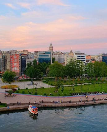 Complete 4-day guide to Istanbul, Türkiye with Top attractions and Hidden Gems and Nature and outdoor itinerary cover