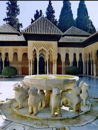 11-day itinerary in Granada, Spain focusing on Top attractions and Shopping