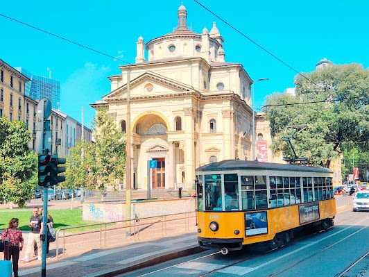 Complete 14-day guide to Milan & Naples & Rome, Italy with Top attractions and Nature and outdoor and Shopping