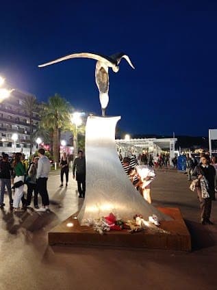 5-day itinerary in Nice, France focusing on Top attractions and Nature and outdoor and Shopping itinerary cover