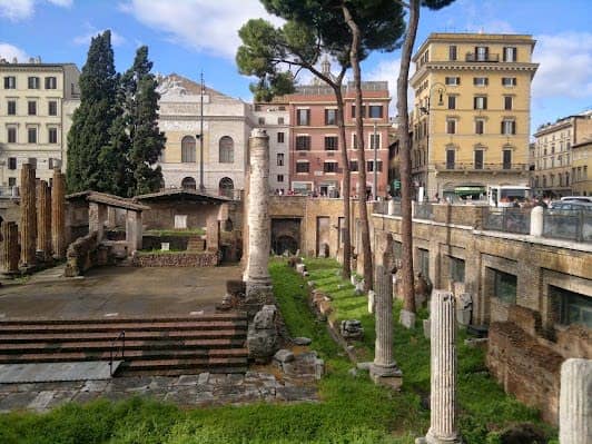 Largo di Torre Argentina