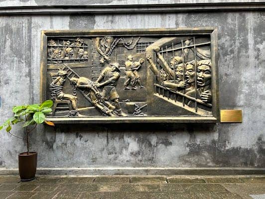 Hoa Lo Prison Relic photo 5
