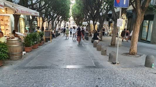 Via Chiaia photo 5