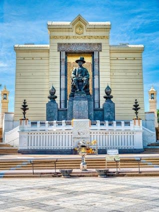 King Rama I Monument
