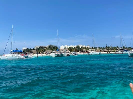 El Parque Nacional Costa Occidental de Isla Mujeres, Punta Cancún y Punta Nizuc photo 2