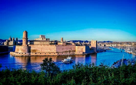 11-day itinerary in Marseille & Bordeaux & Paris, France focusing on Top attractions and Nature and outdoor and For kids itinerary cover