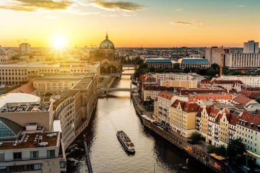 Berlin, Germany 11-day travel plan covering Top attractions and Nature and outdoor and Shopping - 11 days travel itinerary in Berlin, Germany featuring Iconic Landmark and Historical Site