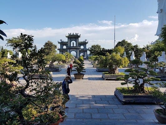 Da Nang, Vietnam 10-day travel plan covering Top attractions and For kids and Nature and outdoor - 10 days travel itinerary in Da Nang, Vietnam featuring Iconic Landmark and Nature