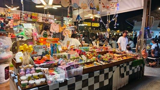 Train Night Market Srinagarindra photo 7