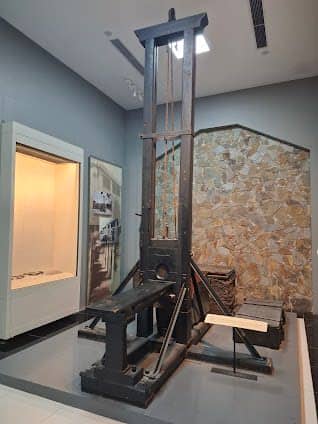 Museum of the Vietnamese Revolution photo 3