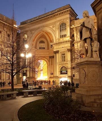 Piazza della Scala photo 4
