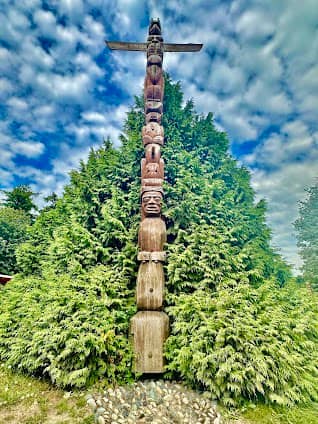 Totem Poles photo 2