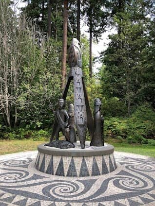 Totem Poles photo 3