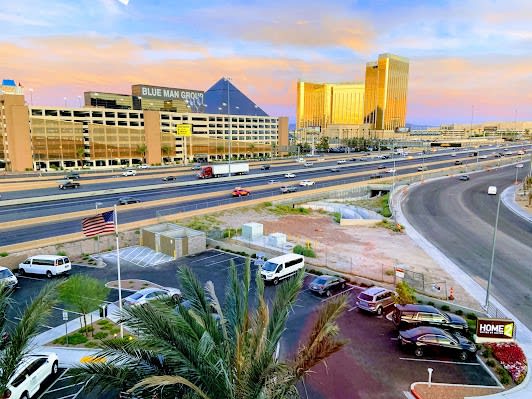 4-day itinerary in Las Vegas, USA focusing on Top attractions and Shopping