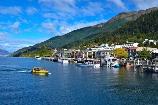 Lake Wakatipu photo 4