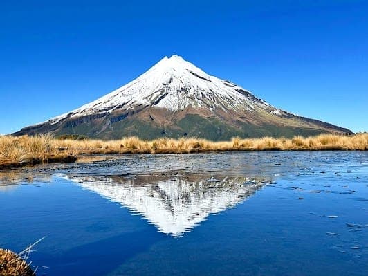 Pouakai Circuit Reflective Tarn